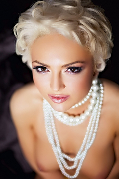 Andrea Vrhovec